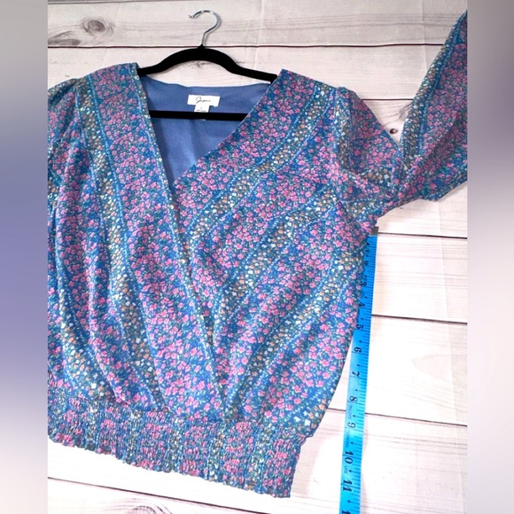 Jopra Floral Surplice Blouse – Size Large
Office Church Dressy Vacation - Picture 4 of 6